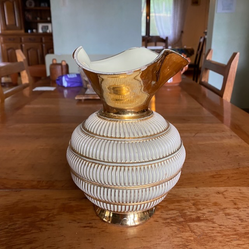 Vase 9